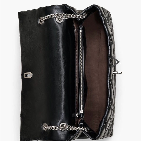 Marc Jacobs QUILTED
XL DUAL CONVERTIBLE SHOULDER BAG - Picture 4 of 14